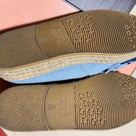 Espadrilles - Picture 3 of 4